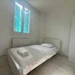 Charming House Near Center With New Air Conditioner Apartman *