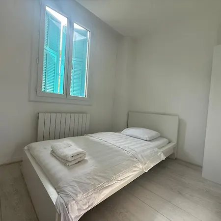 Charming House Near Center With New Air Conditioner Lejlighed *