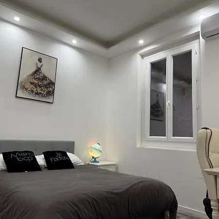 Charming House Near Center With New Air Conditioner *