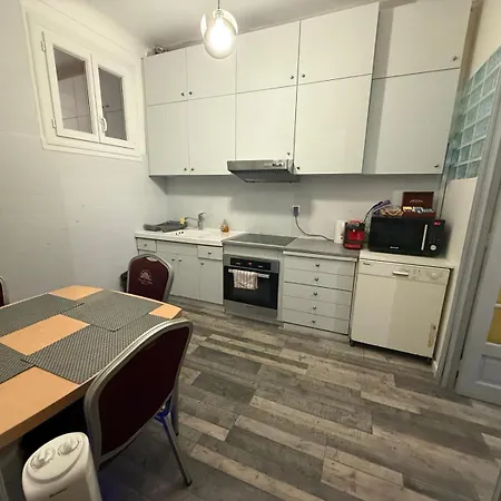 Charming House Near Center With New Air Conditioner Nice