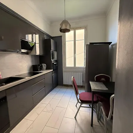 Charming House Near Center With New Air Conditioner *