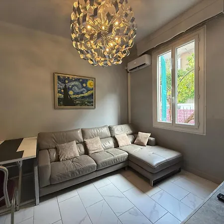Charming House Near Center With New Air Conditioner *