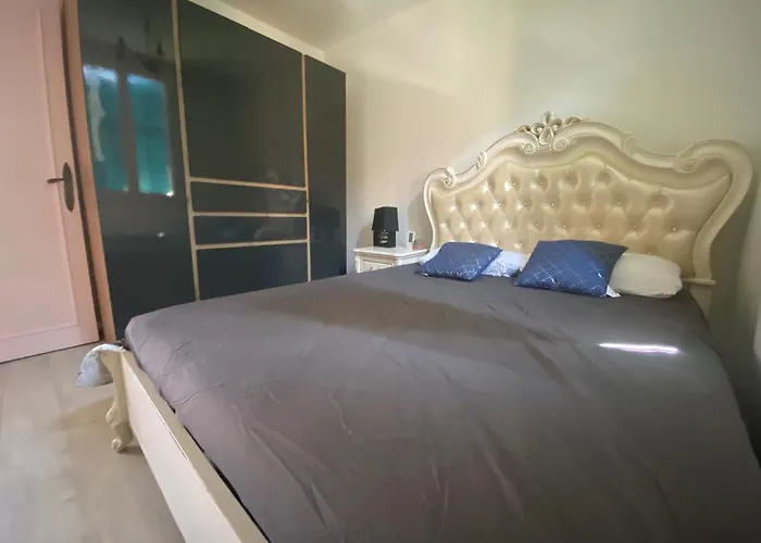 Charming House Near Center With New Air Conditioner Lägenhet Nice