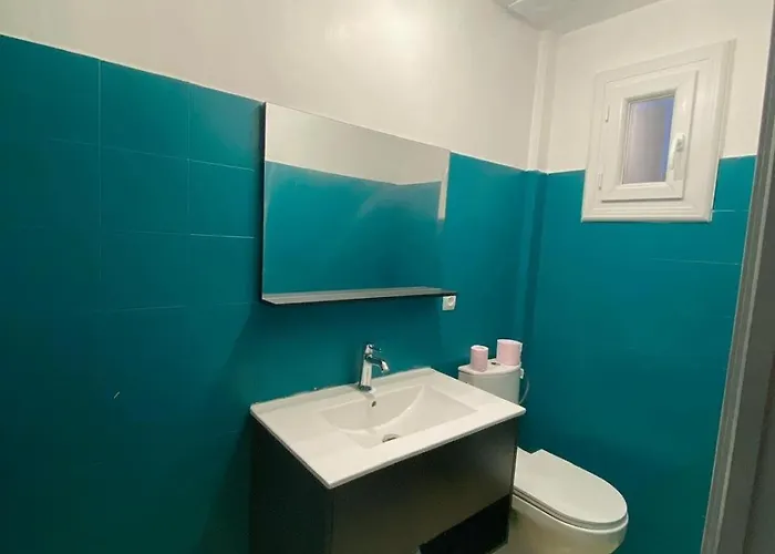 Charming House Near Center With New Air Conditioner *