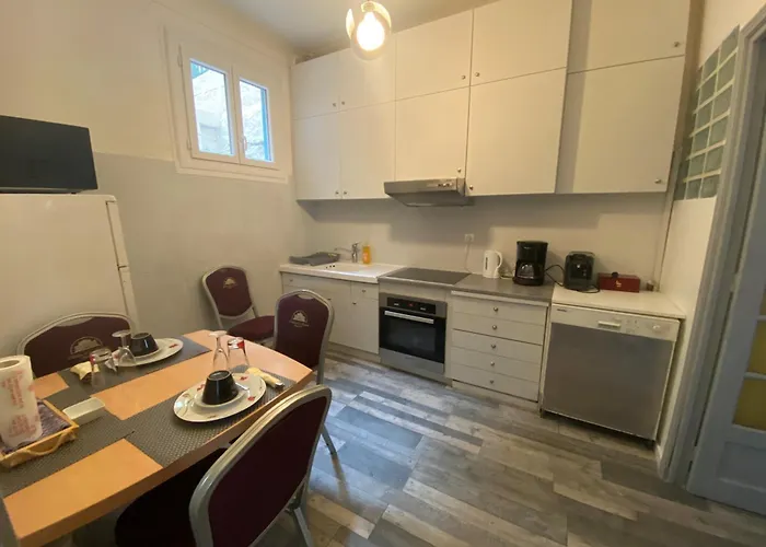 Charming House Near Center With New Air Conditioner Lägenhet Nice