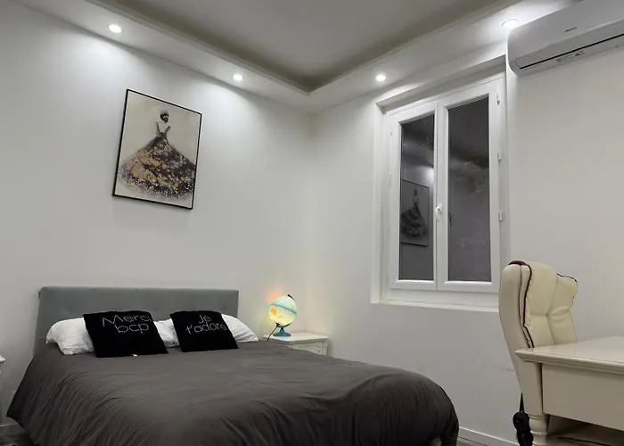 Charming House Near Center With New Air Conditioner *