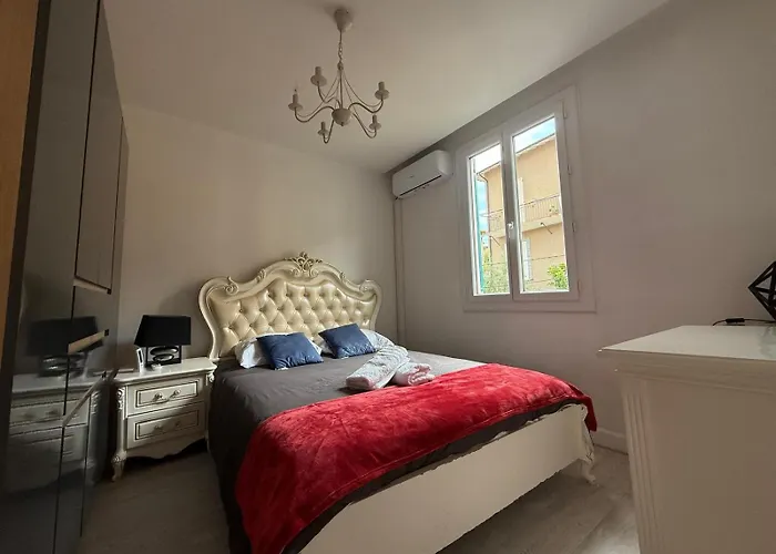 Charming House Near Center With New Air Conditioner Lägenhet *