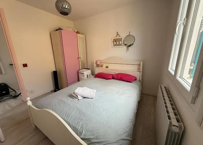 Charming House Near Center With New Air Conditioner *